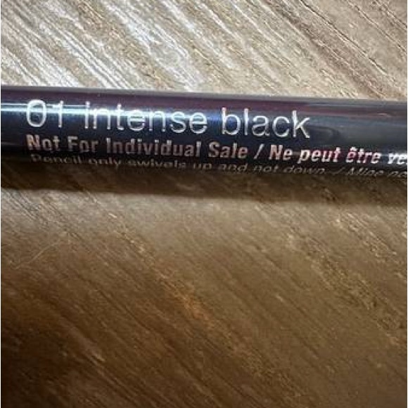 Clinique MakeUp Bag and Goodies - Picture 6 of 8